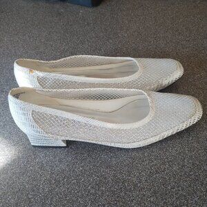 Amanda Janice Gold Beige Mesh Low-Heel Pumps Size 8 G3